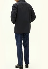 Oscar Jacobson Manteau court - navy