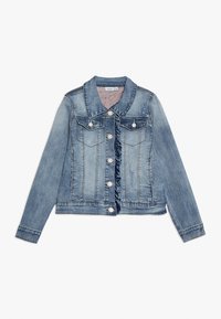 Světlomodrá džínsová bunda s nařaseným předním dílem, klasickým límcem, dvěma náprsními kapsami a stříbrnými knoflíky. Dlouhé rukávy s knoflíkovými manžetami.