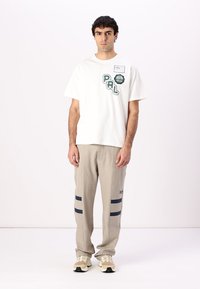 Pal Sporting Goods HOLE GUARD UNISEX - Tričko s potlačou - marshmallow