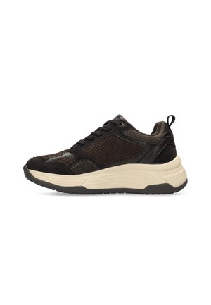 Schwarzer und dunkelbrauner Sneaker mit strukturierten Einsätzen, Schnürung vorne, gepolstertem Kragen und dicker off-white Sohle mit schwarzem Profil.