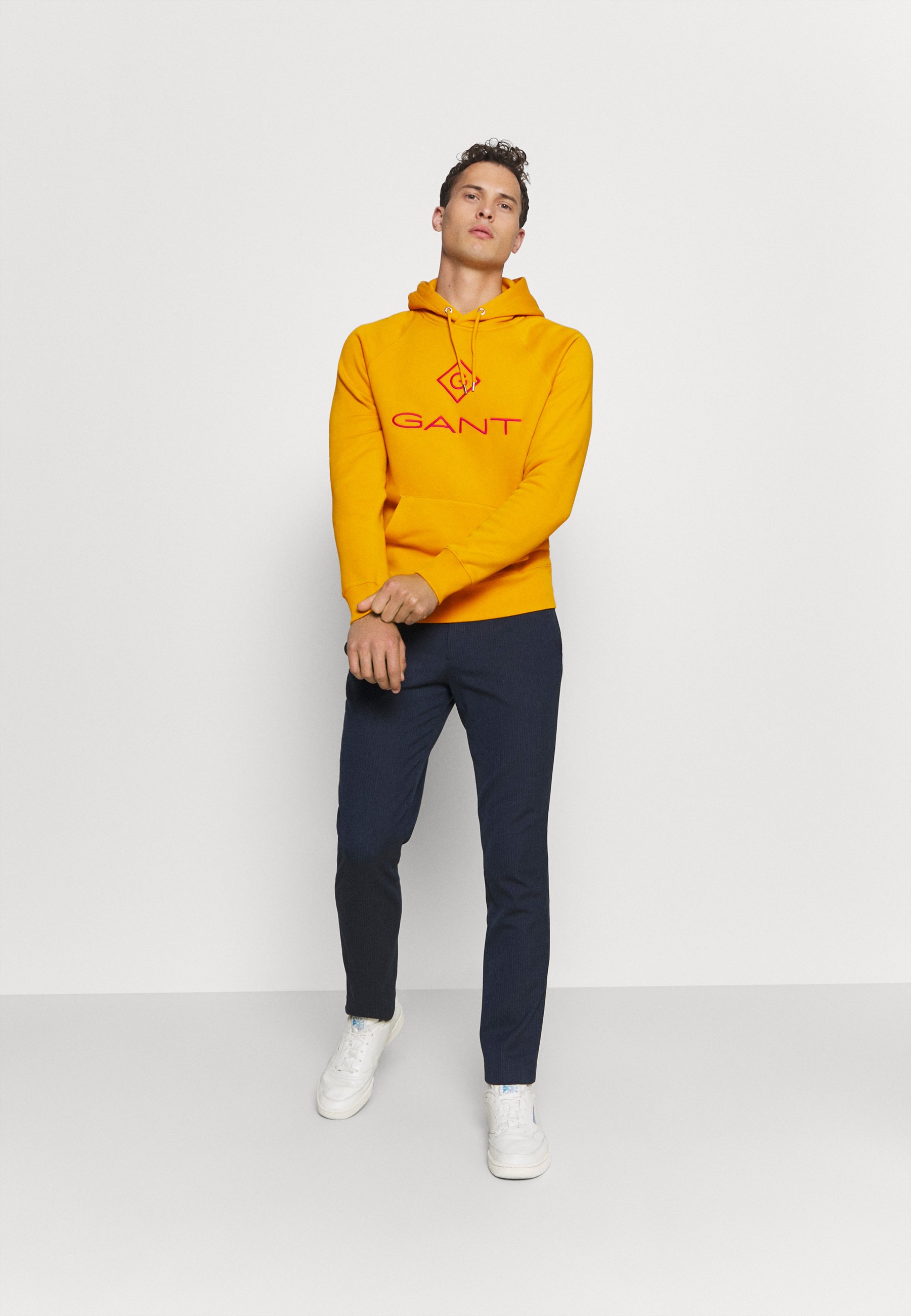 gant gold logo sweatshirt