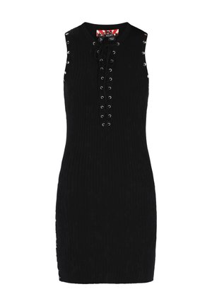 Sort ærmeløs ribstrikket kjole med snøredetalje foran og sølvøyer langs sider og halsudskæring.