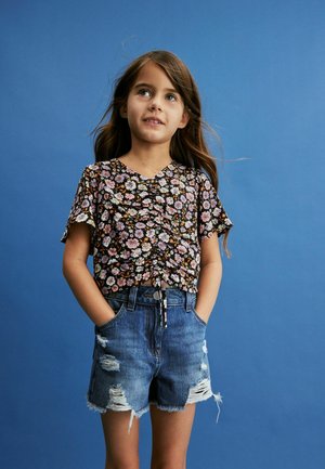 FRAYED EDGE DISTRESSED - REGULAR FIT - Džinsiniai šortai - mid blue