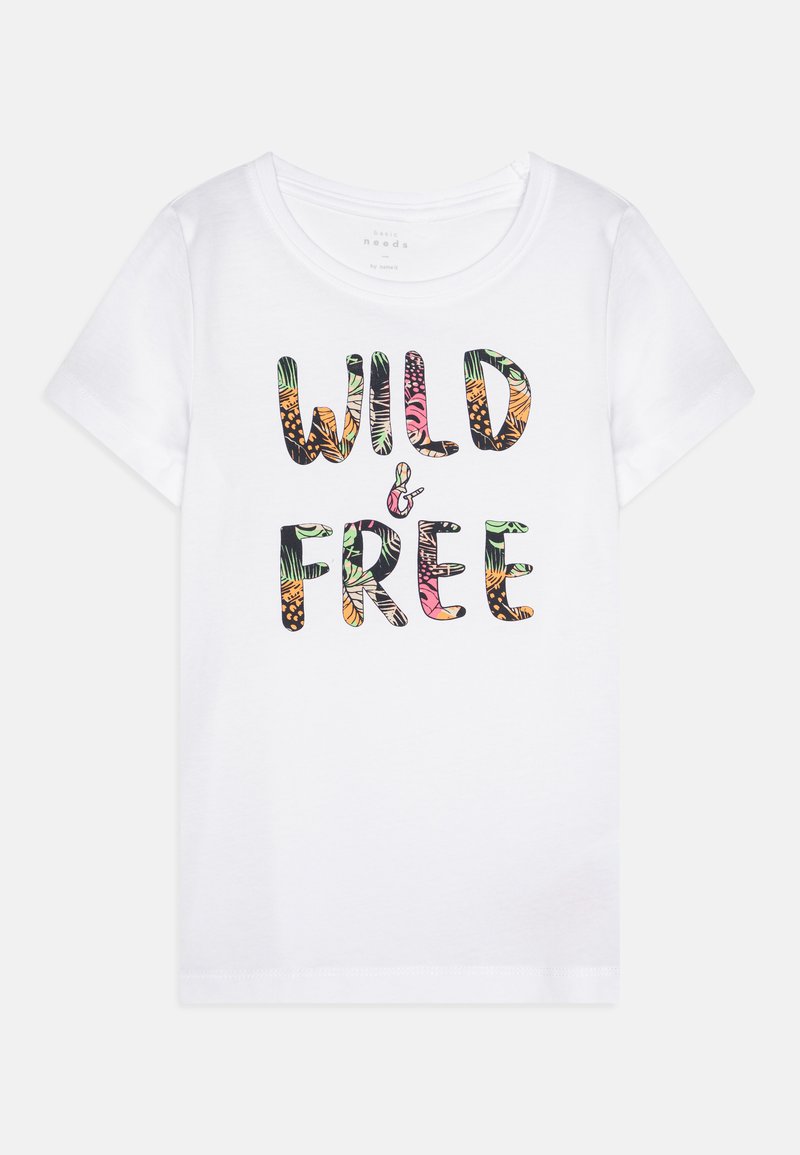 Balta medvilninė T-shirt su daugiakoloriniu grafiniu užrašu "WILD & FREE" ir lapų raštu, trumpomis rankovėmis ir apvaliu iškirpimu.