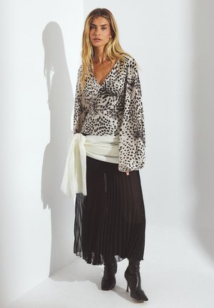 NA-KD VOLUME SLEEVE - Blouse - zebra