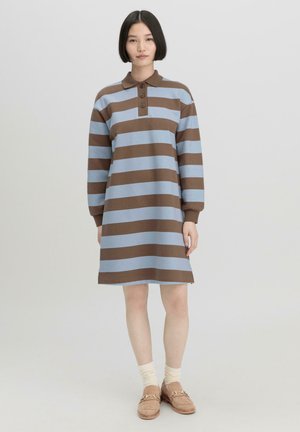 Gestreiftes Baumwollkleid mit abwechselnden blauen und braunen Streifen, einem Polokragen, einer Knopfleiste mit drei Knöpfen und langen Ärmeln.