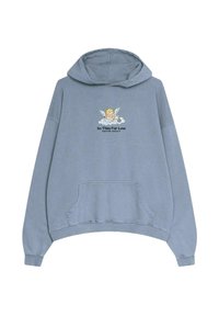 Sudadera azul con capucha y bolsillo frontal. Presenta una ilustración de un querubín con alas y el texto "No Time For Love" en fuente negrita. Material de algodón.