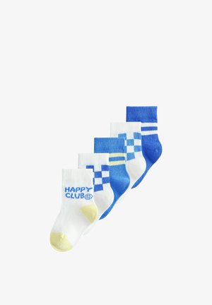 Cinq paires de chaussettes bleu et blanc pour tout-petits avec des rayures, des carreaux et le texte « Happy Club », disposées en diagonale.