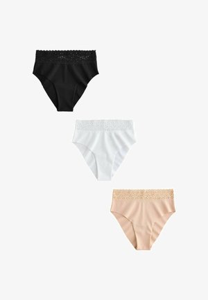 Trois sous-vêtements féminins taille haute en noir, blanc et beige, chacun avec une large ceinture en dentelle sur fond blanc.