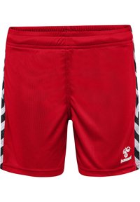 Röda sportshorts i mjukt, lätt material, med svarta och vita sidostripes och en logotyp på nedre framsidan till höger.