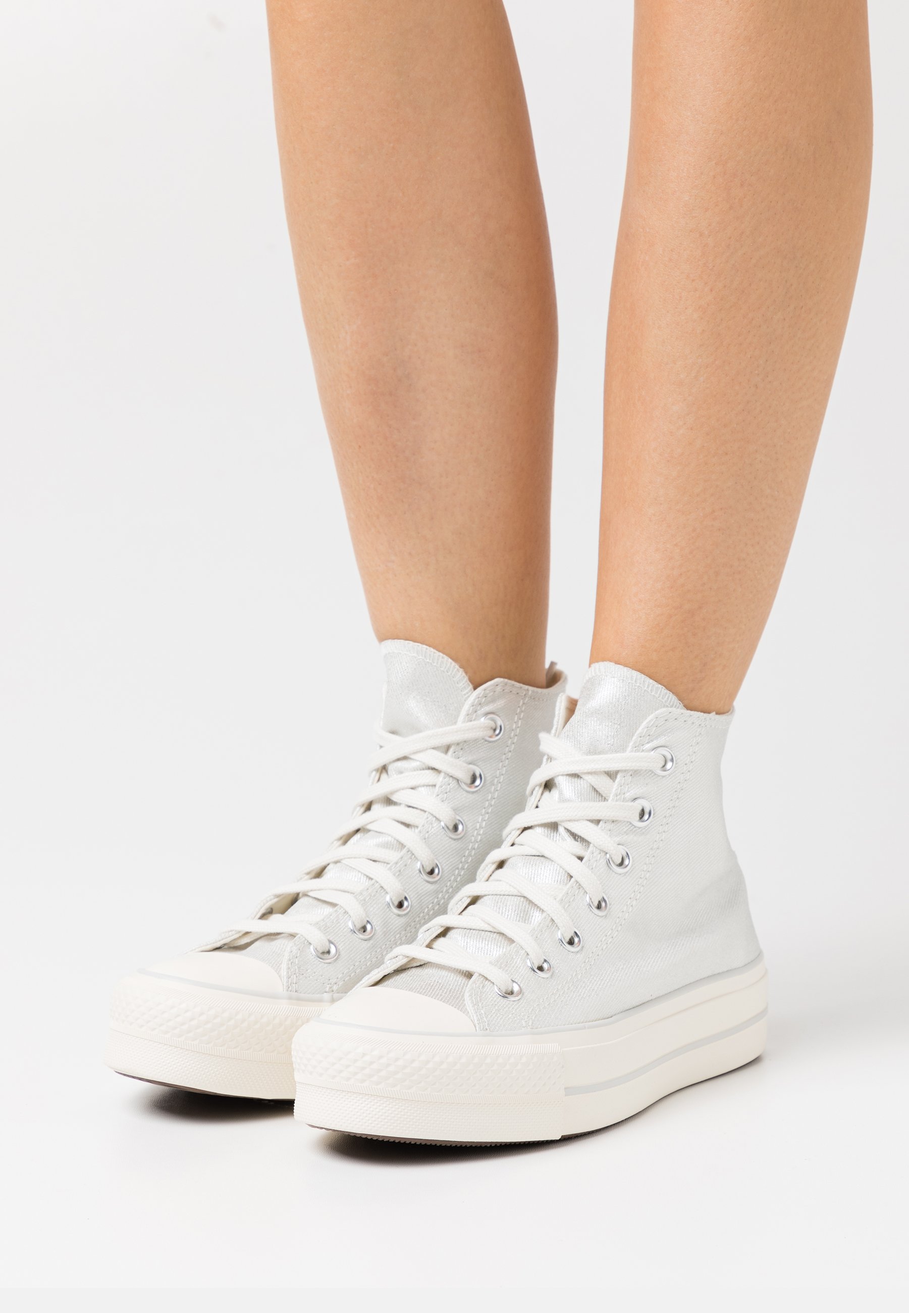 chuck taylor lift high top