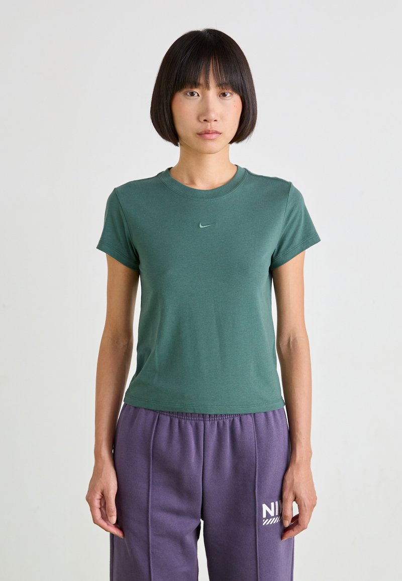 Nike Sportswear Navadna majica - vintage green