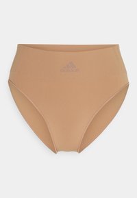 Beige, hochgeschnittene Unterwäsche mit glatter Textur, die auf der Vorderseite ein dezentes, lila Adidas-Logo zeigt.