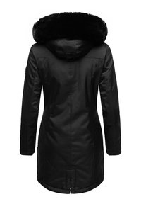 Zwarte waterdichte parka met een gevoerde capuchon van nepbont, ritssluiting, lange mouwen en een middellange snit met een achterventilatie.