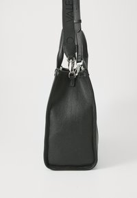 Thumbnail Image 4
