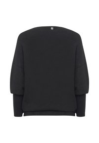Maglione nero con tessuto testurizzato, ampia scollatura rotonda, spalle cadenti e polsini a costine, con un semplice etichetta sul retro.