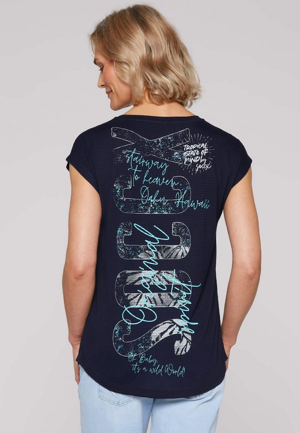 MIT JAQUARD-STREIFEN UND RÜCKEN-PRINT - T-Shirt print