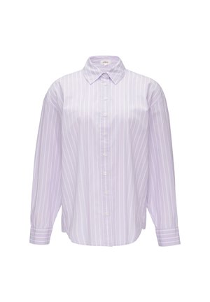 Helllila Hemd mit Knopfleiste und vertikalen weißen Streifen, spitzen Kragen und langen Ärmeln mit geknöpften Manschetten. Aus Baumwolle.