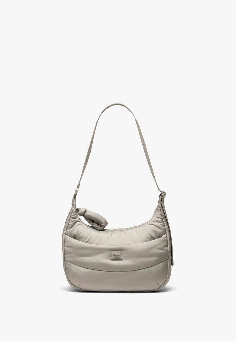 Beige nylon skuldertaske med en blød, quiltet tekstur, en knyttet detalje på stroppen og en lynlåslukning, der har et logo-lap.