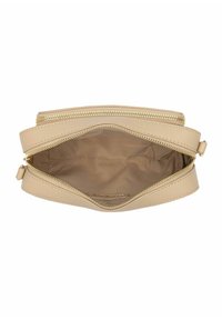 Beżowa skórzana saszetka z złotym zamkiem. Wnętrze ma gładką podszewkę, bez dodatkowych przegród lub widocznych wzorów.