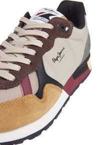 Pepe Jeans BRIT COLORS - Tossud - caramel/beige