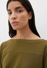 s.Oliver MIT U-BOOT-AUSSCHNITT - Sweter