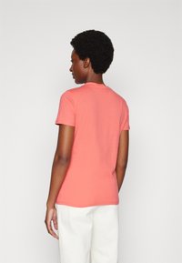 BOSS ELOGO - Triko s potiskem - bright pink