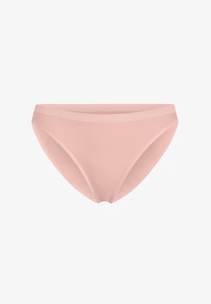 Helle rosa Damen-Bikiniunterwäsche im nahtlosen Design, mit glatter Textur und elastischem Bund auf weißem Hintergrund.