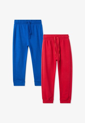 Due paia di pantaloni jogger: uno blu e uno rosso. Ognuno presenta una vita elastica, stringa di regolazione e polsini a coste. Tessuto morbido.