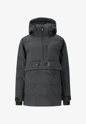 Schwarze Pufferjacke mit hohem Kragen und verstellbare Kapuze. Sie verfügt über einen halben Reißverschluss vorne, eine Fronttasche und ein strukturiertes Panel mit Logo.