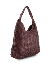 Bruine geweven leren hobo tas met een slonzige vorm, brede schouderband, open bovenkant en subtiele logo-detail aan de onderkant. Getextureerd oppervlakdesign.