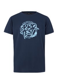 Navyblauwe T-shirt met korte mouwen van gladde stof, met een lichtblauwe grafische logo gecentreerd op de voorkant met een golvend tekstontwerp.