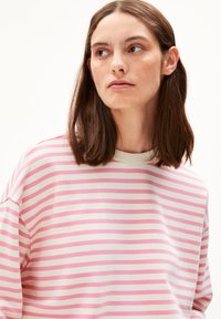 ARMEDANGELS FRANKA STRIPE - T-shirt à manches longues - raspberry pink undyed
