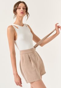 Jimmy Key STRAIGHT FIT - Shorts - mink