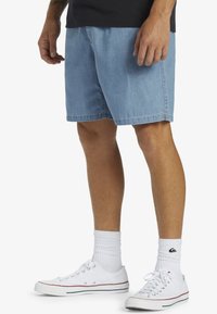 Quiksilver TAXER - FÜR  - Shorts vaqueros - bsp
