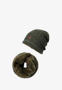 Unselected, dark green