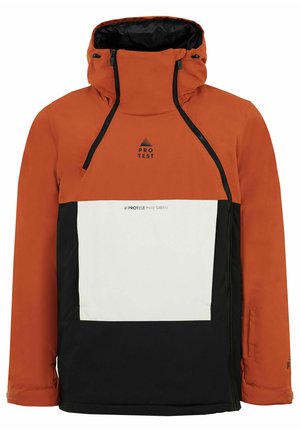 Giacca impermeabile arancione e nera con colletto alto, zip a metà davanti, cappuccio regolabile e pannello frontale bianco a contrasto.