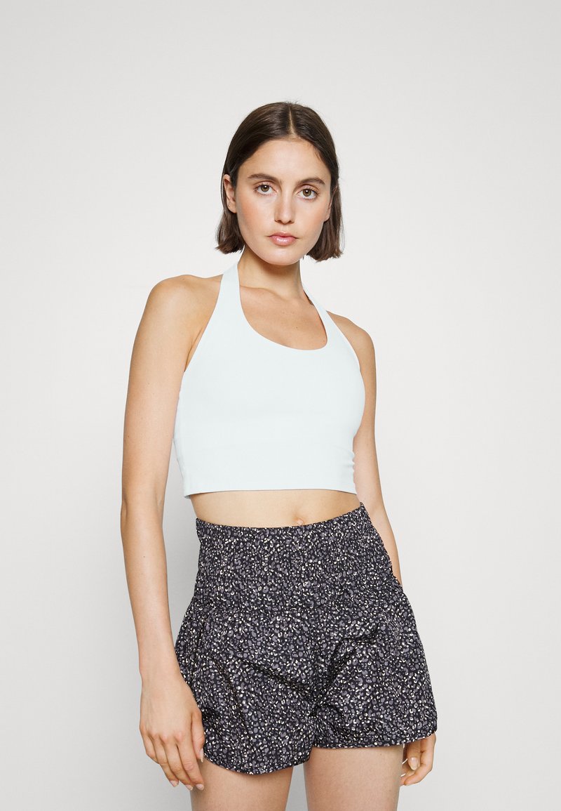 Athleta HALTER CROP A-C - Sutiã desportivo de suporte ligeiro - white