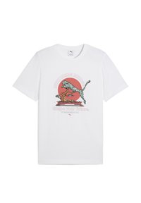 Camiseta de algodón blanca con un gráfico colorido de un puma y texto. Cuello redondo, mangas cortas y textura suave.