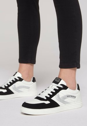 Soccx, SOCCX RETRO SNEAKER MIT ARTWORK AN DER SEITE - Skate shoes - black