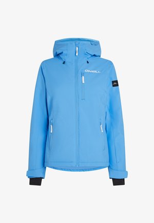 Světle modrá voděodolná bunda se zipem vpředu, nastavitelnou kapucí a několika kapsami. Má černé manžety a logo na hrudi.