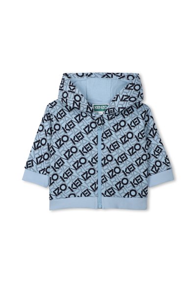 Hemelsblauwe zip-up hoodie met zwart KENZO logo patroon, voorzien van een capuchon, geribde manchetten en een rechte zoom. Zachte textuur.