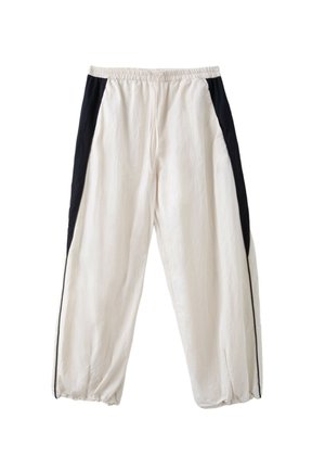Stradivarius, CONTRAST JOGGER TROUSERS - Pantalon de survêtement - white
