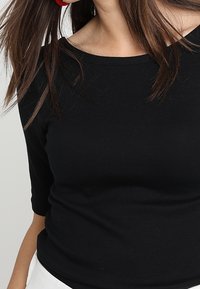 GAP Jednoduché tričko - black