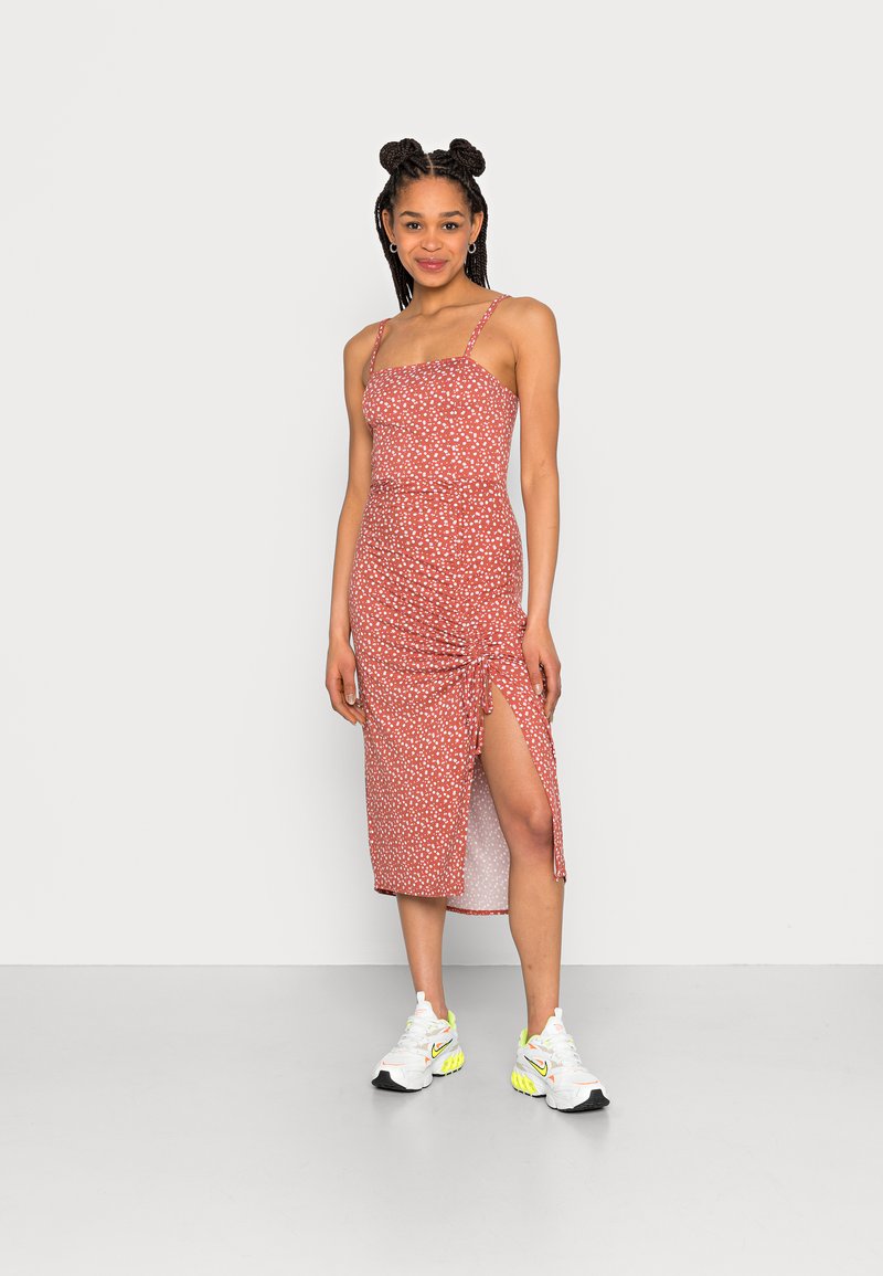 Hollister Co. BEST IS BACK - Vestido de dia - rust floral
