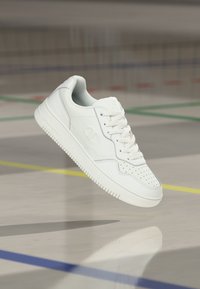Επιλέχθηκε, white