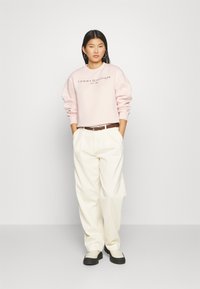 Tommy Hilfiger LOGO - Sportinis megztinis - whimsy pink