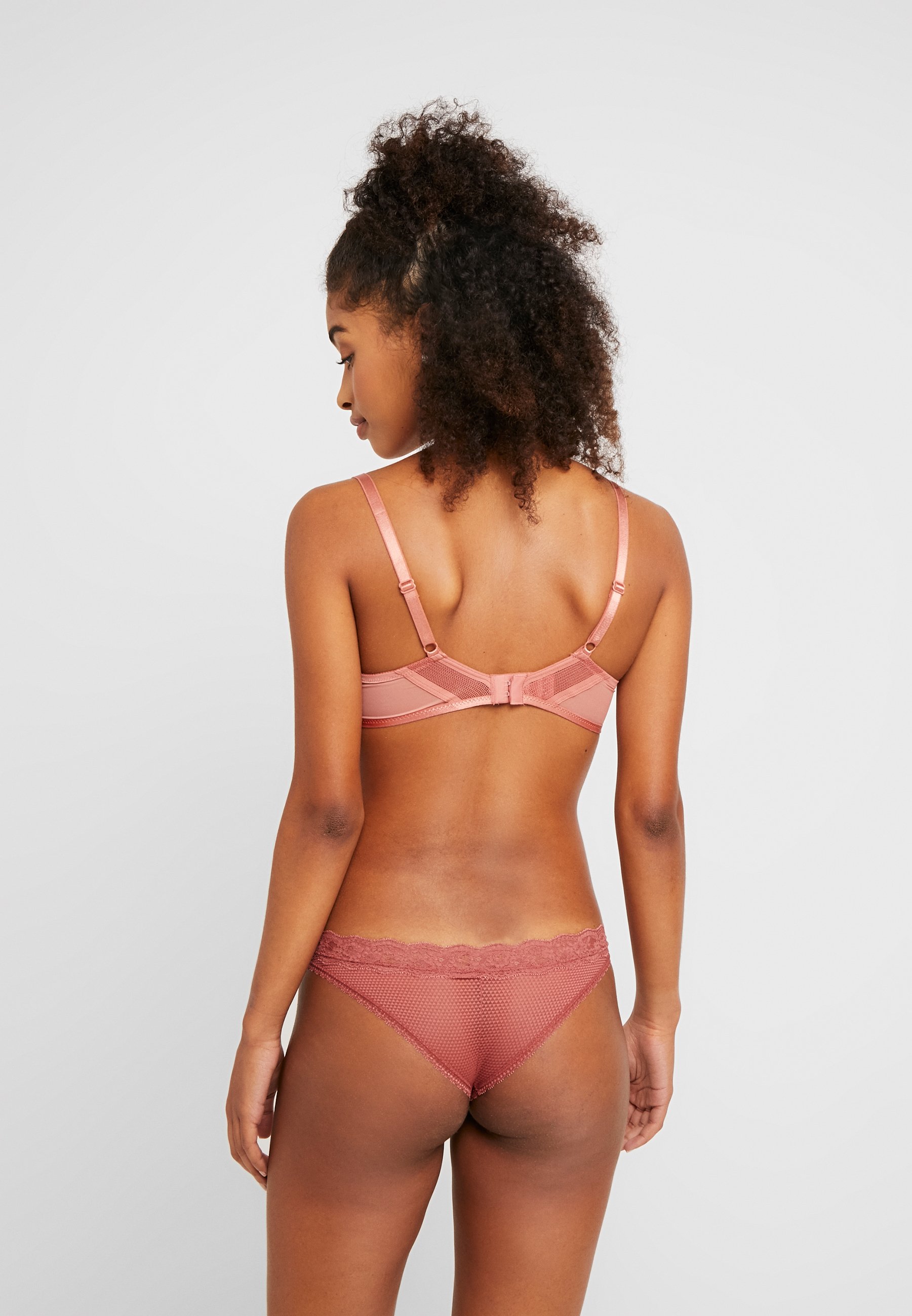 Chantelle WAGRAM Bøyle BH rose canyon Zalando.no Chantelle WAGRAM SLIP - Underbukse - rose canyon