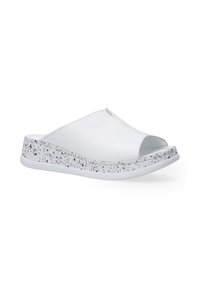 Hvide �åbne slip-on sandaler med en glat læderoverdel og sål i plettet hvid og sort, med et buet, minimalistisk design.