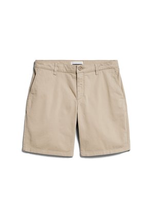 Pantaloni corti beige realizzati in tessuto leggero, con vita piatta, tasche laterali inclinate e una sola tasca posteriore con chiusura a bottone.